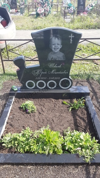 памятники из гранита